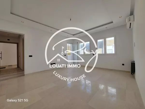 A louer Un Appartement S+1 à Chotrana 1