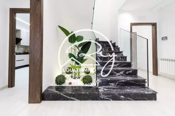 A VENDRE UN DUPLEX S+ 4 A LA SOUKRA