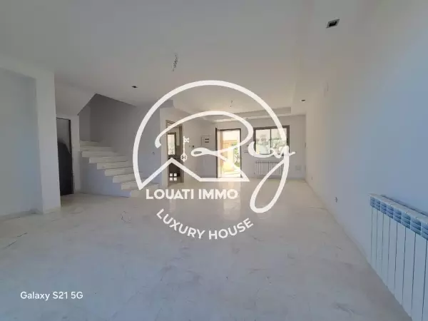 A vendre Un triplex A LA SOUKRA