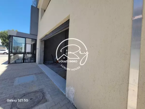A Louer Local Commercial à l'AOUINA de 53 m2