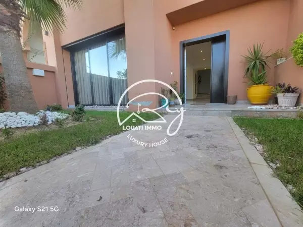 A vendre Un triplex S4 A LA SOUKRA