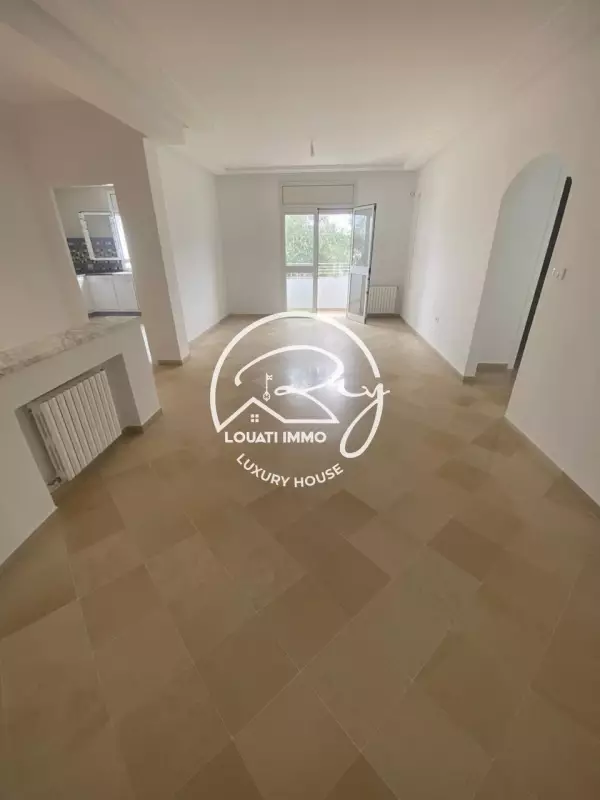 A louer étage de villa S+2 à La Soukra