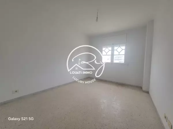 A Louer Appartement S+4 à Ain Zaghouane