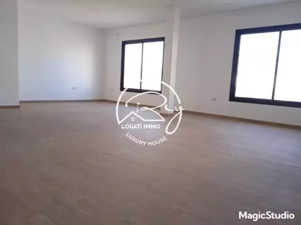 A Louer un bureau en open Space à Ain Zaghouan Nord