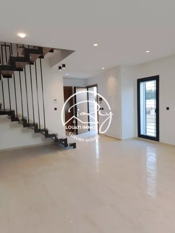 A loyer un duplex S+3 A La Soukra-Chotrana 2
