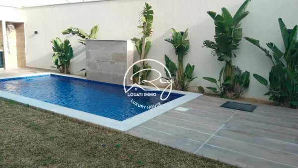 A Vendre Triplex S+5 A La Soukra-Chotrana 3