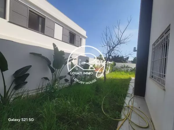 A Vendre S+3 A Chotrana 1 La Soukra