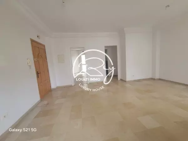 A vendre Appartement S+3 l'Aouina