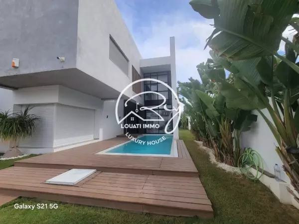 A VENDRE VILLA S+4 AVEC PISCINE A CHOTRANA 2 LA SOUKRA