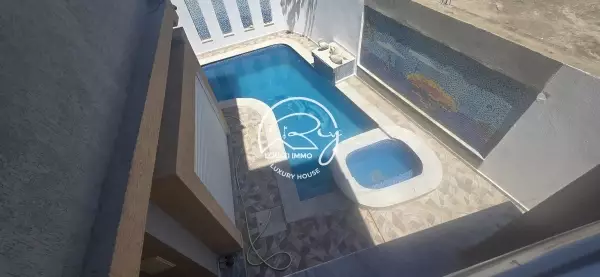 A louer Villa avec piscine à Ain Zaghouan